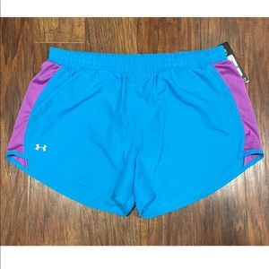 Under Armour Heat Gear Shorts Women’s Large NWT